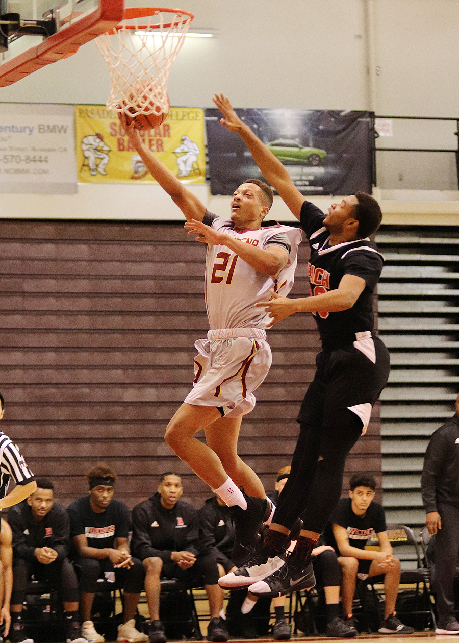 Lancer Chris Blount in action earlier this week v. Long Beach, photo by Richard Quinton.