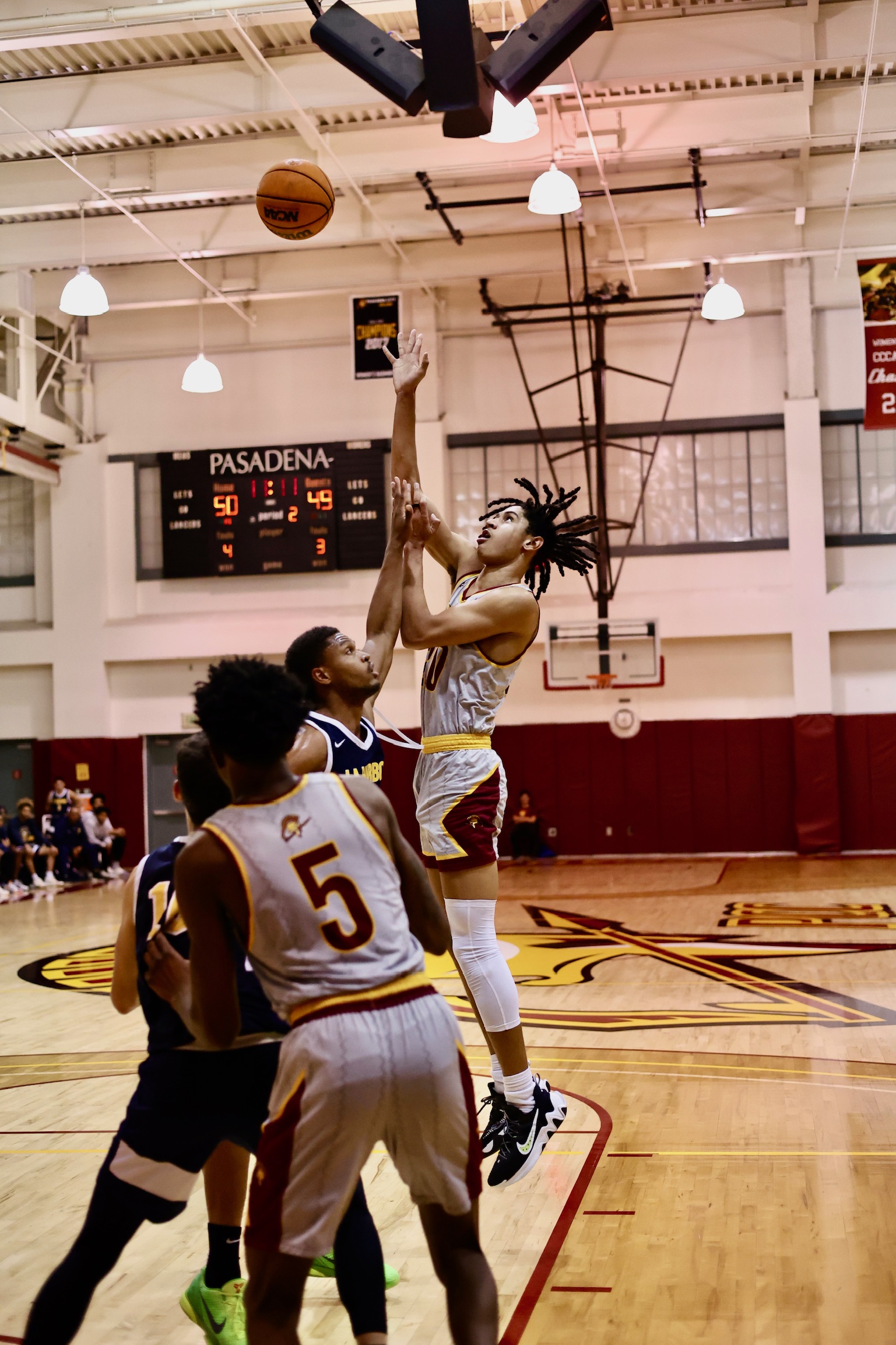 Nigel Wilson goes up for a shot in last week's win over LA Harbor (photo by Michael Watkins).