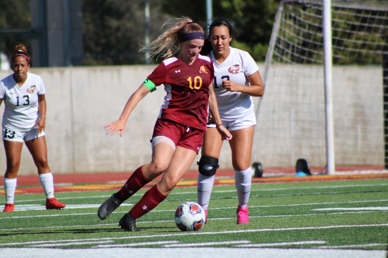 Lancer high scorer Katy Coats in action during the team's win v. Mt. San Jacinto on Friday, photo courtesy of Daniel Lottes.