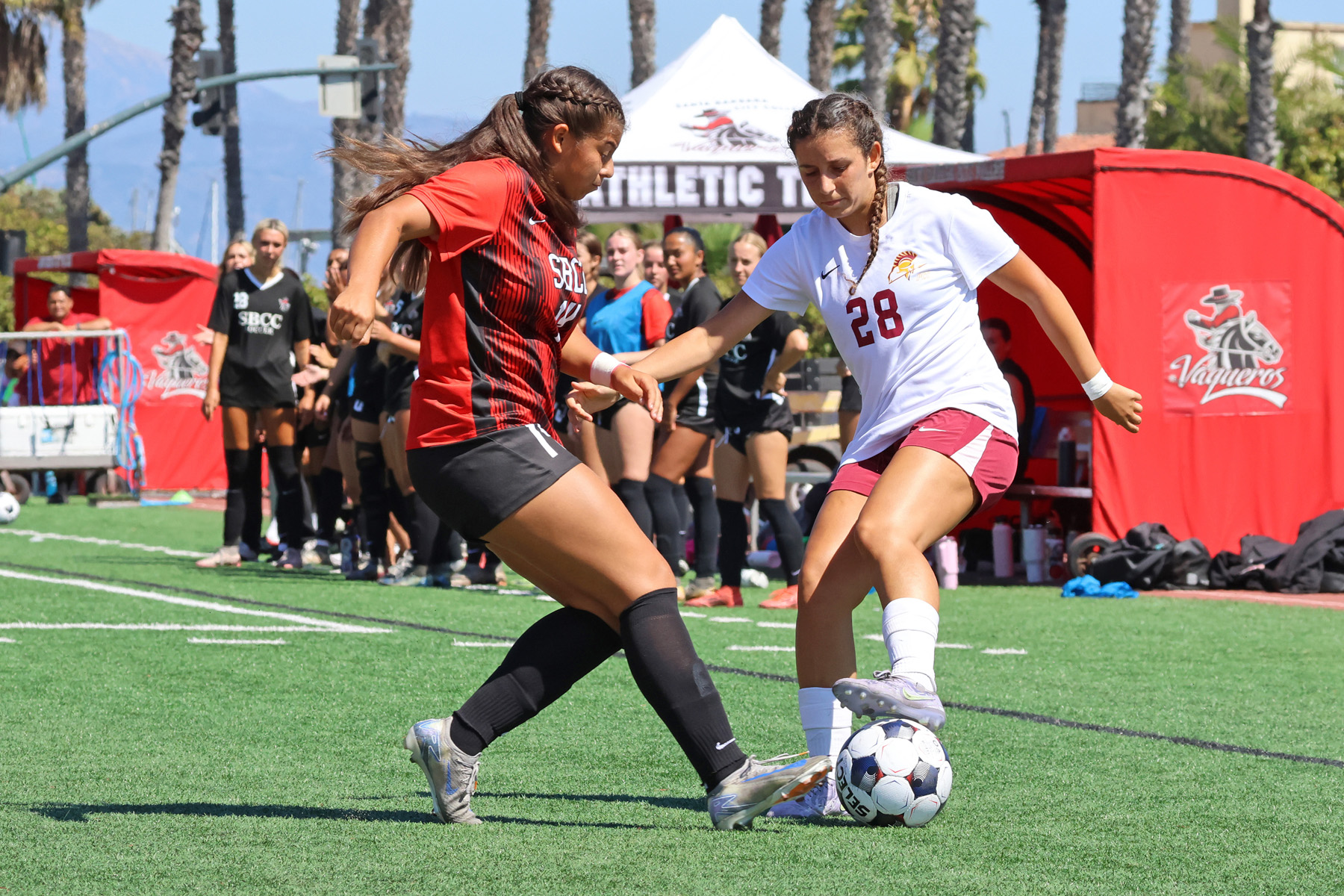 Isabella Nersesyan in action at Santa Barbara City College (photo/gallery by Richard Quinton).