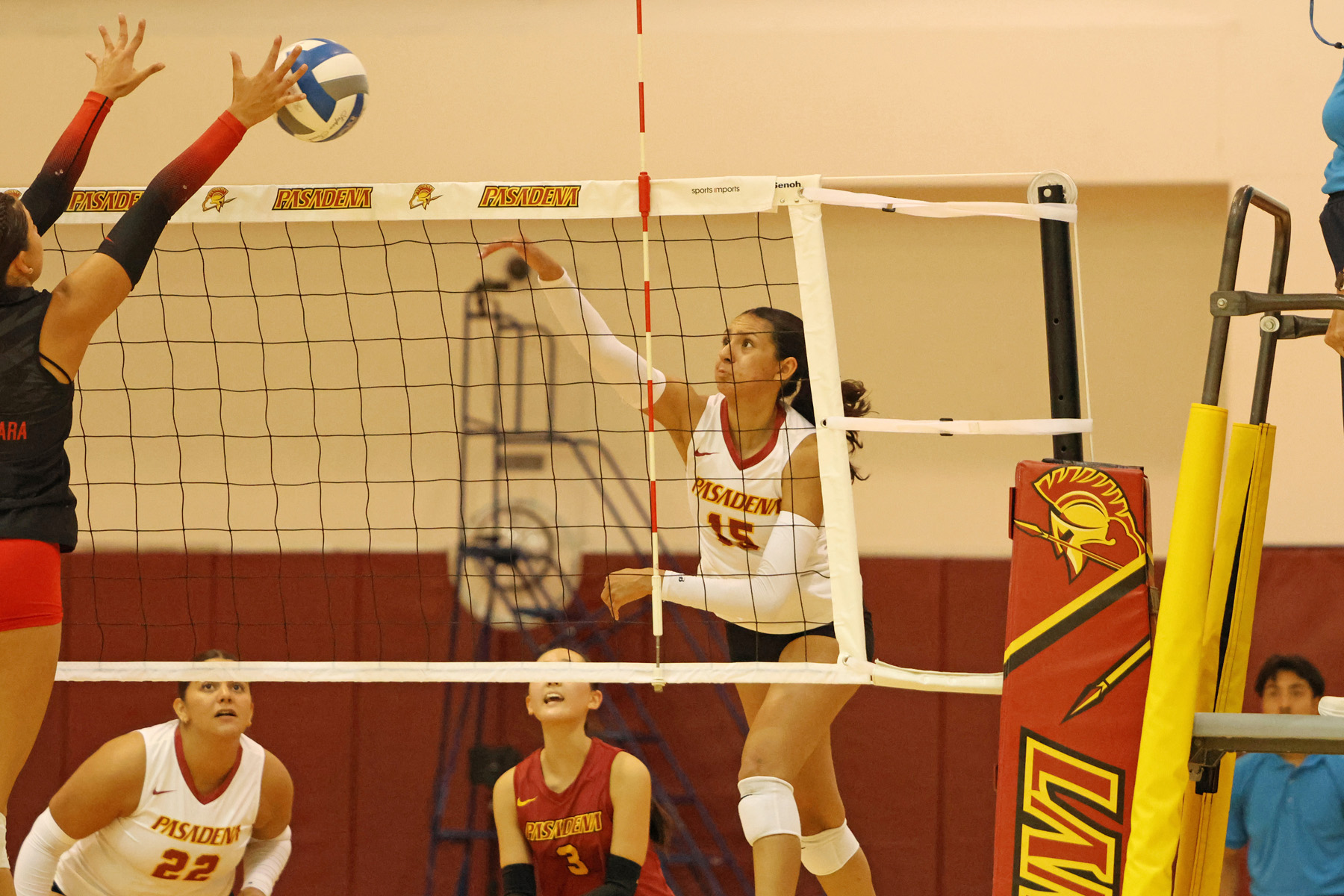 Bobbie Torres drives an attack in Wednesday's defeat (photo/gallery by Richard Quinton).