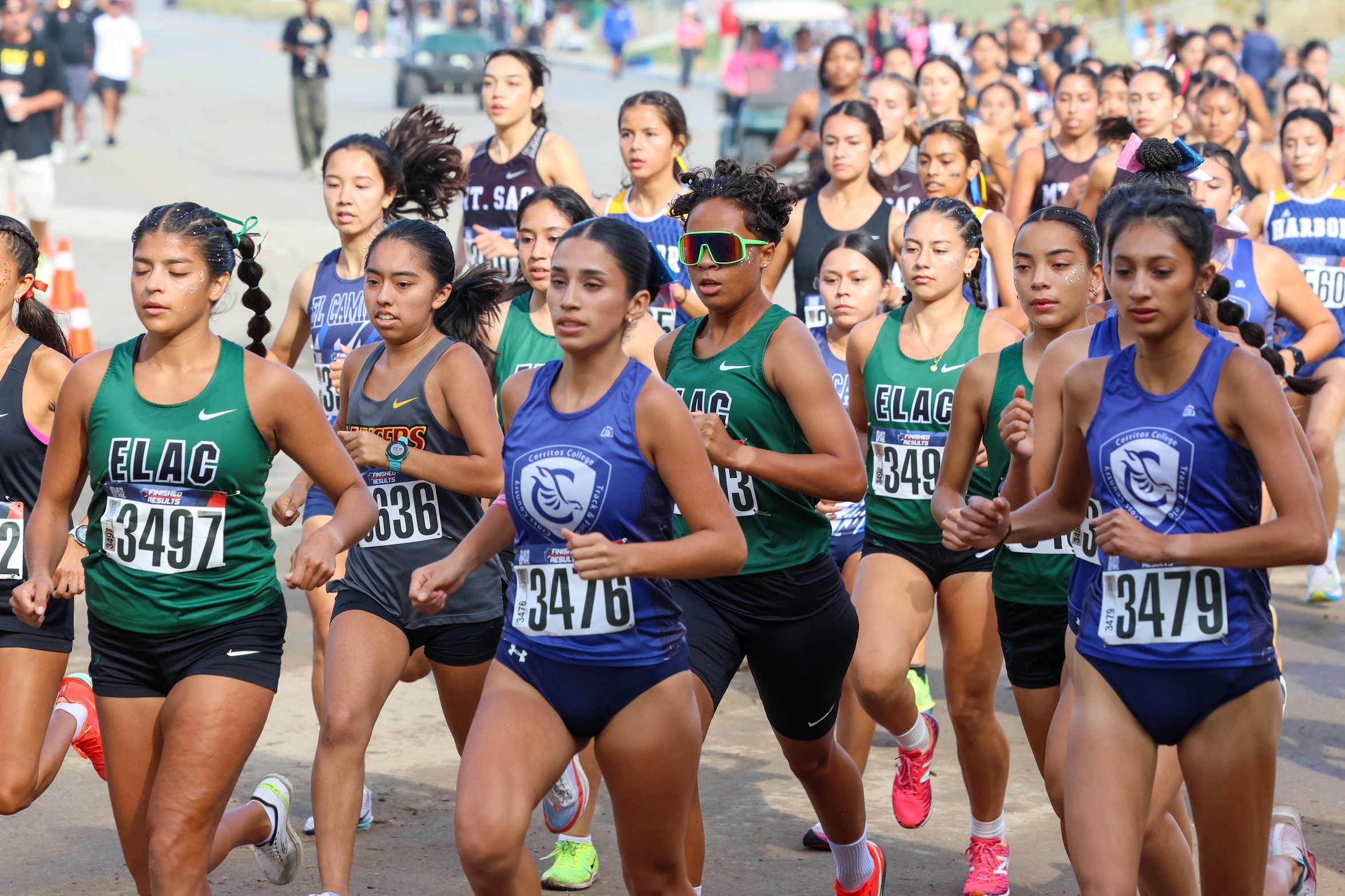 Camila Gonzalez (gray jersey left) in action (photo by Richard Quinton).